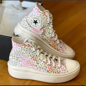 Converse Chuck Taylor 70 CATS Move Hi
Allstar Egret Multi Floral blooms